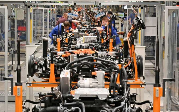 Înmatriculările de autoturisme au crescut în Germania în primul semestru grație avansului puternic al modelelor electrice