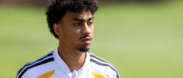 Fotbal: Fundașul german Nathaniel Brown a semnat cu Bayern Munchen