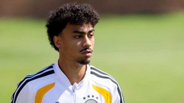 Fotbal: Fundașul german Nathaniel Brown a semnat cu Bayern Munchen