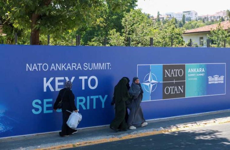 Franța crede că summitul NATO de la Ankara poate contribui la ‘rearmonizarea’ relațiilor dintre Europa și Statele Unite
