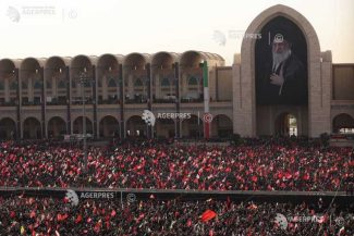 Mii de iranieni se adună din zori la funeraliile ayatollahului Khamenei