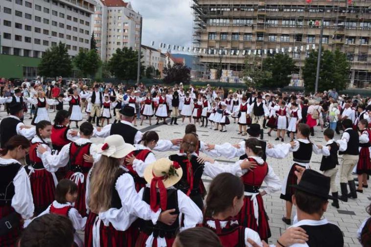 REPORTAJ/Harghita: Ziua celor o mie de fete secuience – tradiția transmisă din generație în generație (GALERIE FOTO/VIDEO)