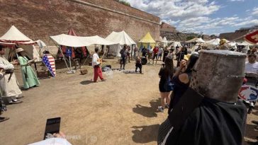 Bihor: Cetatea Oradea a prins din nou viață: cavaleri, meșteșugari și pâine coaptă ca în Evul Mediu (GALERIE FOTO)