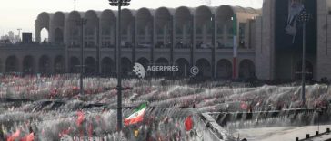 Iran: Zeci de mii de participanți la slujba de înmormântare pentru Ali Khamenei săvârșită în a doua zi a funeraliilor publice