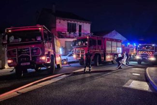 DSU: Pompierii români au acționat în sprijinul colegilor francezi pentru protejarea de foc a gospodăriilor în zona Trevillach