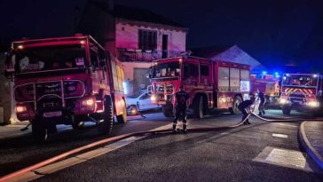 DSU: Pompierii români au acționat în sprijinul colegilor francezi pentru protejarea de foc a gospodăriilor în zona Trevillach