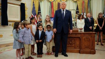 SUA:’Conturile Trump’ a 500.000 de copii au fost alimentate cu primii 1000 de dolari, anunță liderul de la Casa Albă