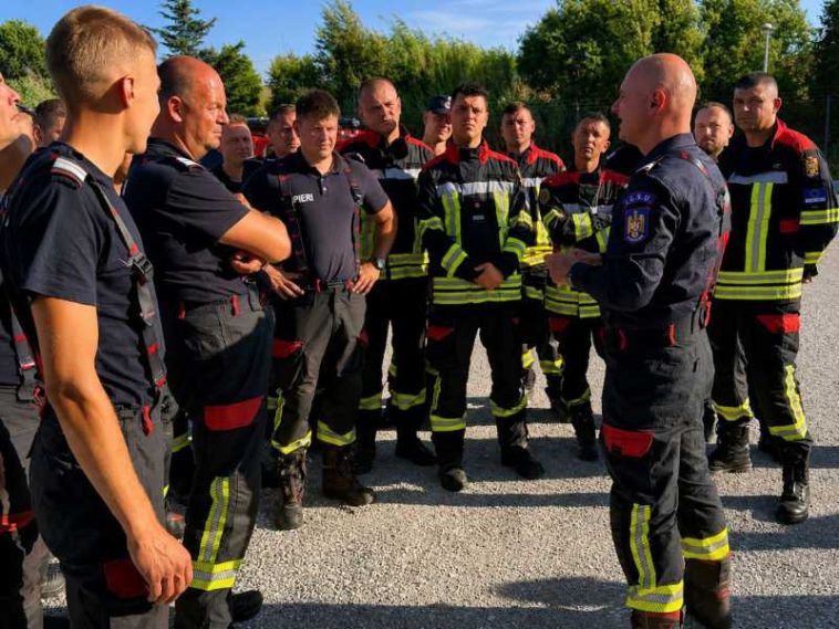 IGSU: Misiuni în condiții dificile ale pompierilor români dislocați în Franța pentru stingerea incendiilor
