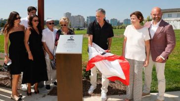 Fotbal: Luis Enrique, în lacrimi, la inaugurarea unei plaje cu numele său la Gijon