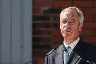 Politicianul britanic Nigel Farage demisionează din parlament, dar va candida din nou