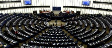 Parlamentul European a confirmat modificările normelor privind drepturile pasagerilor care utilizează transportul aerian