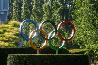 Comitetul Internațional Olimpic i-a reintegrat pe ruși, fără imn și drapel