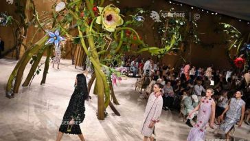 Casa Chanel a adus moda haute couture în lumea basmelor (GALERIE FOTO)