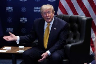 Donald Trump spune că este supărat pe NATO și anunță că a ordonat întreruperea tuturor schimburilor comerciale cu Spania
