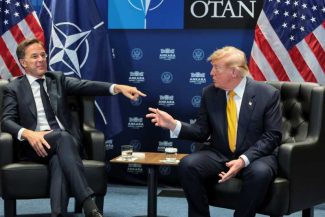 Trump atacă NATO pe toate fronturile în timpul summitului Alianței și anunță că acordul cu Iranul nu mai e valabil (sinteză)