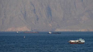 Strâmtoarea Ormuz: 6.000 de marinari încă sunt blocați în regiunea Golfului, avertizează agenția maritimă a ONU
