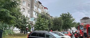 Botoșani: Zece persoane evacuate dintr-un bloc, după un incendiu într-un apartament de la parterul imobilului