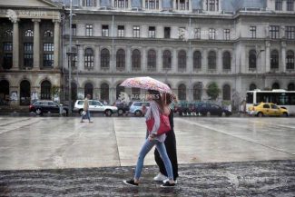 Vreme instabilă, cu averse și vijelii în București, până vineri dimineața (meteo)