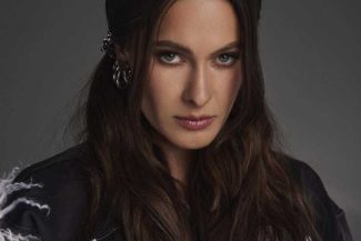 Raluka a lansat single-ul ‘take ctrl’