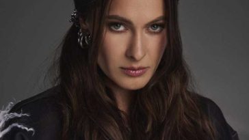 Raluka a lansat single-ul ‘take ctrl’