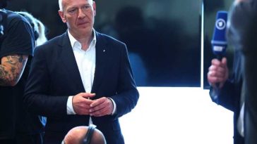 Implicat într-un scandal, primarul conservator din Berlin rennță la candidatură, cu 2 luni înainte de scrutin