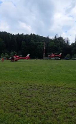 VIDEO Prahova: Două victime ale accidentului din Bucegi – duse cu elicopterul la București; a treia – la Brașov