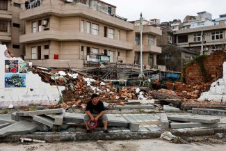 Taifunul Bavi lovește China, fiind retrogradat în furtună tropicală