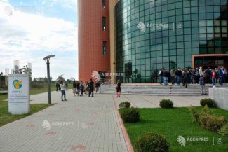 Dâmbovița: Universitatea Valahia acordă burse speciale pentru studenții din anul I cu rezultate deosebite în liceu