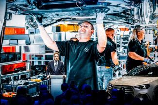 Mercedes-Benz majorează producția uzinei din Ungaria cu o investiție de un miliard de euro