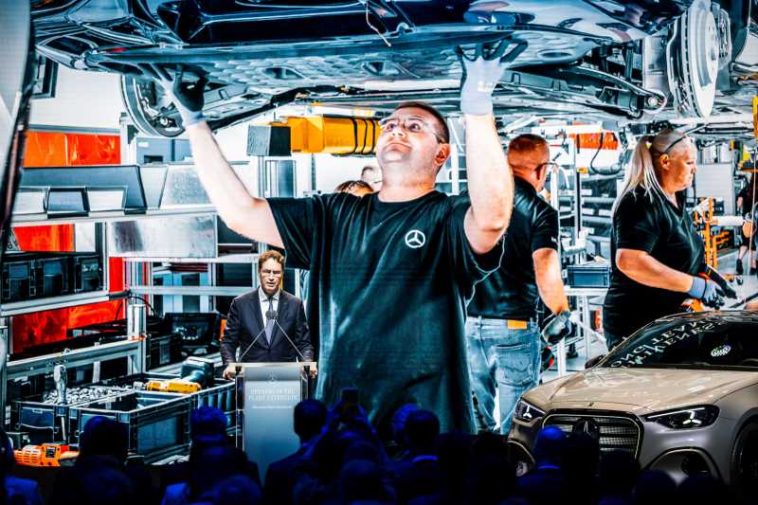 Mercedes-Benz majorează producția uzinei din Ungaria cu o investiție de un miliard de euro
