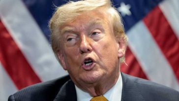 Trump afirmă că restabilește blocada porturilor iraniene și instaurează o taxă pentru tranzitul în Strâmtoarea Ormuz
