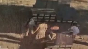 Mai multe persoane au incendiat o stivă de traverse noi din lemn, aflată în proximitatea căii ferate Timișoara Sud