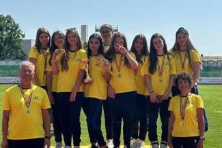 Neamț: Zece eleve din comuna Girov reprezintă România la Olimpiada Tinerilor Pompieri din Cehia