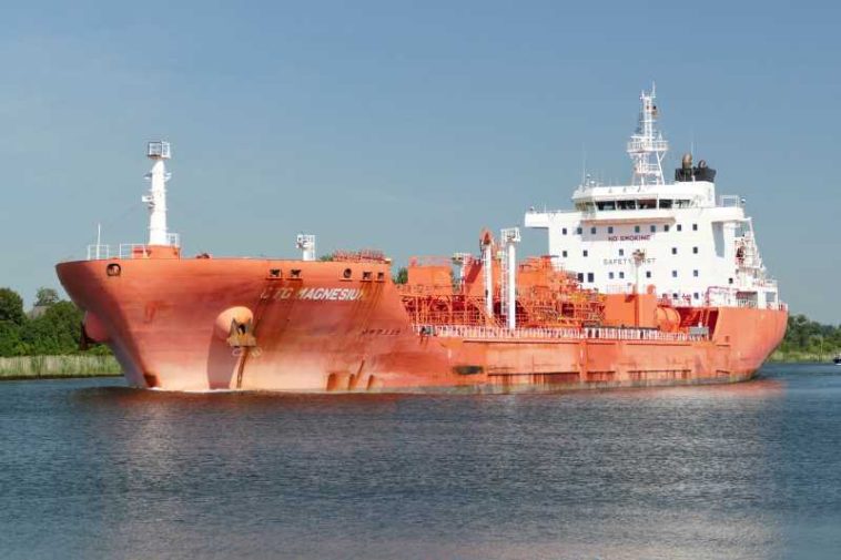 Explozie pe un petrolier norvegian, lovit în largul Omanului