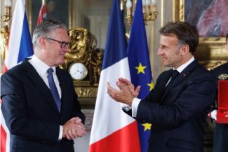 Franța: Emmanuel Macron i-a decernat Legiunea de Onoare lui Keir Starmer
