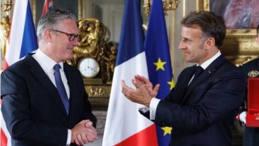 Franța: Emmanuel Macron i-a decernat Legiunea de Onoare lui Keir Starmer