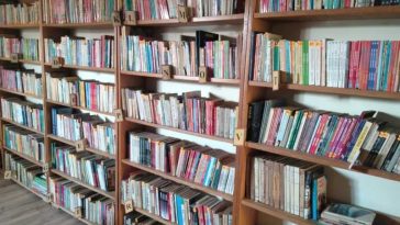 BIBLIOTECA AZI/ Cluj: Bibliotecile comunale, între abandon și vitalitate (GALERIE FOTO)