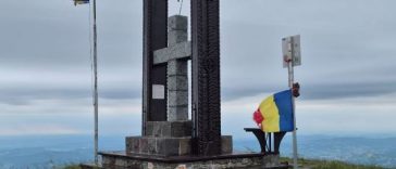 Maramureș: Eroii căzuți în cele două războaie mondiale, comemorați printr-un pelerinaj în Munții Țibleș