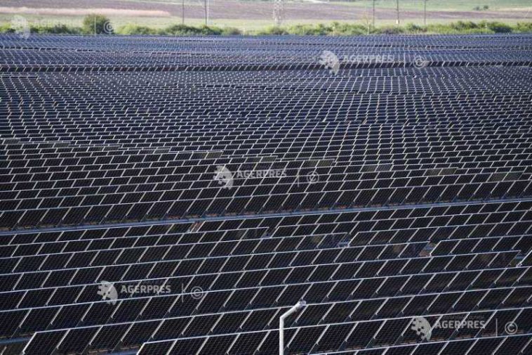 Din cauza energiei fotovoltaice, fluctuațiile prețurilor la electricitate în Europa au devenit mai mari
