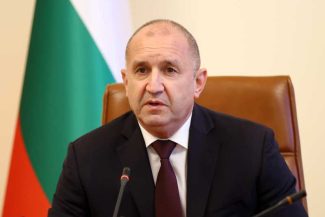 BTA/Premierul Rumen Radev: Trezirea strategică trebuie să înceapă prin eforturi de negociere pentru restabilirea păcii în Europa