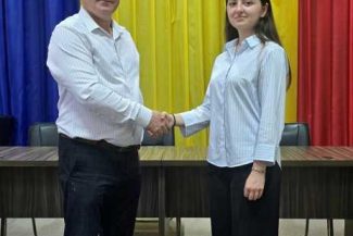 Vaslui: Șefa de promoție de la Liceul Tehnologic ‘Nicolae Iorga’, angajată temporar consilier al primarului orașului Negrești