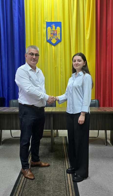 Vaslui: Șefa de promoție de la Liceul Tehnologic ‘Nicolae Iorga’, angajată temporar consilier al primarului orașului Negrești