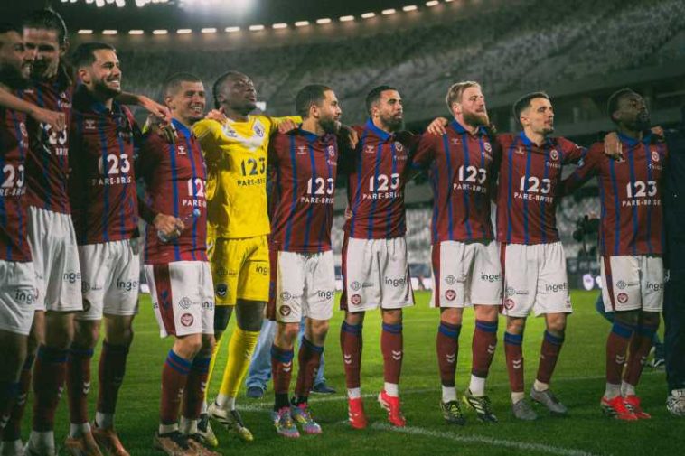 Fotbal: Clubul francez Girondins de Bordeaux a fost exclus din competițiile naționale