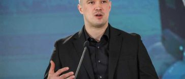 #Ucraina: Ministrul apărării își anunță demisia