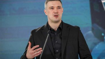 #Ucraina: Ministrul apărării își anunță demisia