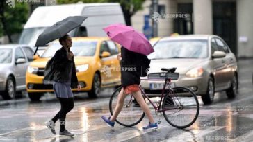 ANM: Cod galben de furtuni și ploi torențiale în mai multe regiuni ale țării, joi și vineri