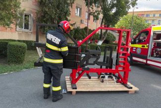 Bihor: Un simulator de descarcerare, unic în țară, va fi folosit de centrul de pregătire a pompierilor de la Marghita (FOTO/VIDEO)
