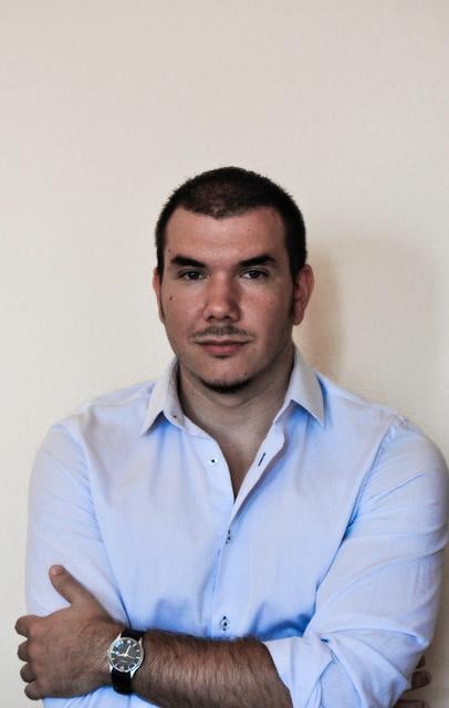 AUTORI CONTEMPORANI/ Alex Ciorogar: Literatura ne oferă moduri de a înțelege lumea pe care statisticile și algoritmii nu le pot înlocui