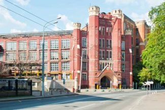 Rusia: Moscoviții, întristați în urma demolării unei fabrici sovietice cu valoare istorică