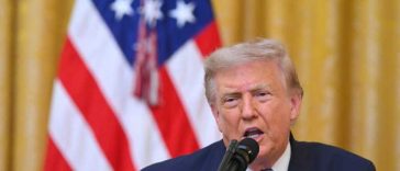 UPDATE Trump afirmă că rețelele de televiziune din SUA care nu îi transmit discursul ar trebui să rămână fără licență